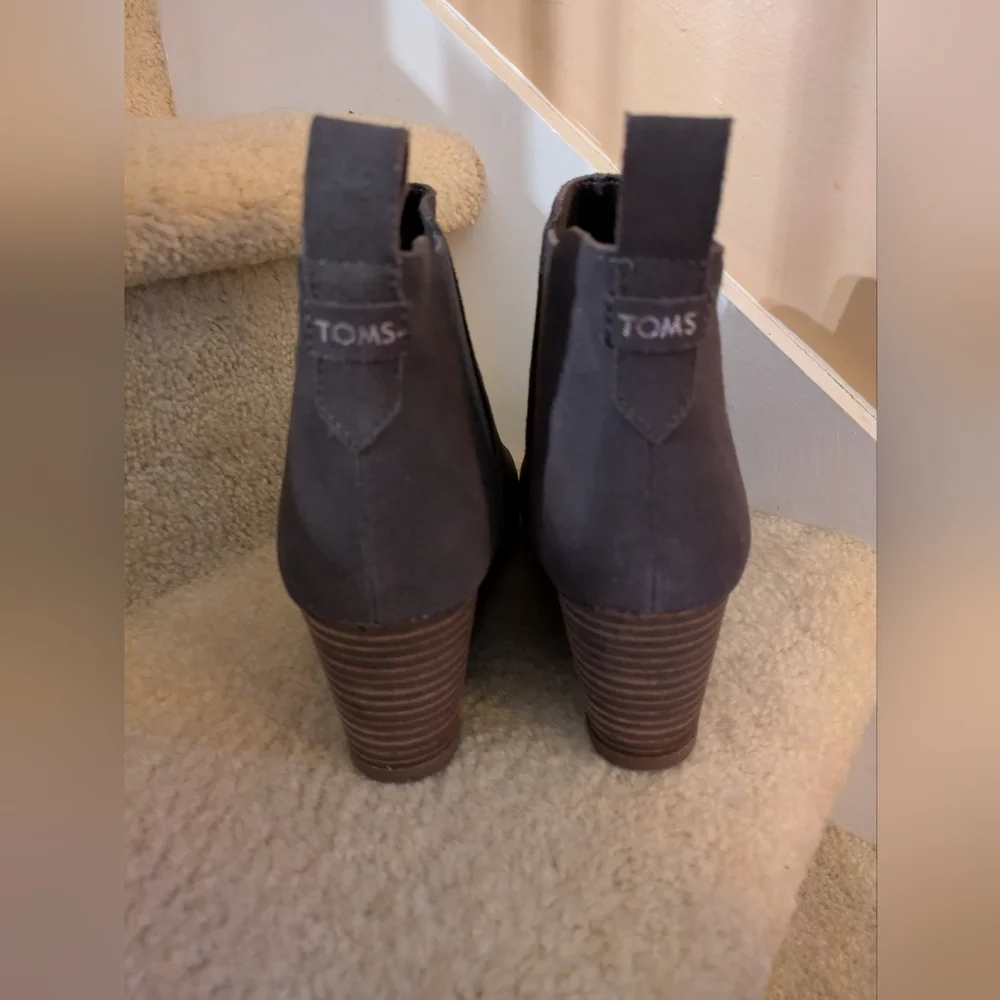 Tom's Kayley Boots Dark Gray 8 NWOB